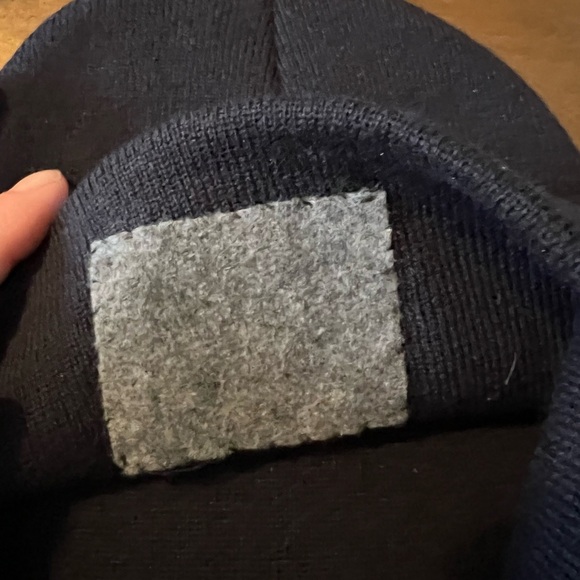 Carhartt artisan hand embroidered stocking hat beanie with natural flowers warm - Picture 4 of 4